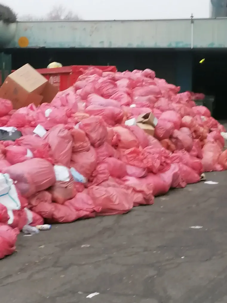 KB Dubrava zatrpana covid smećem: 'Rje&scaron;enje je jednostavno, a ako se ubrzo ne donese, čeka nas katastrofa!'