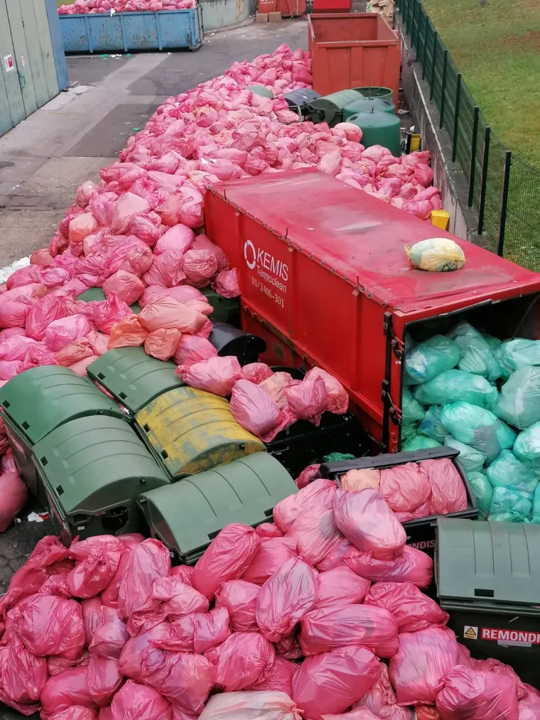 KB Dubrava zatrpana covid smećem: 'Rje&scaron;enje je jednostavno, a ako se ubrzo ne donese, čeka nas katastrofa!'