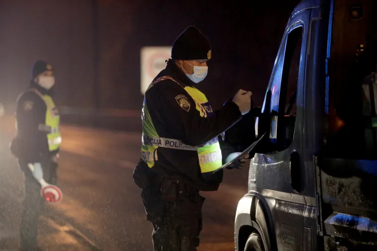 POLICIJA BLOKIRALA IZLAZE IZ ŽUPANIJA: Provjeravaju propusnice za putovanje i vraćaju sve koji ih nemaju