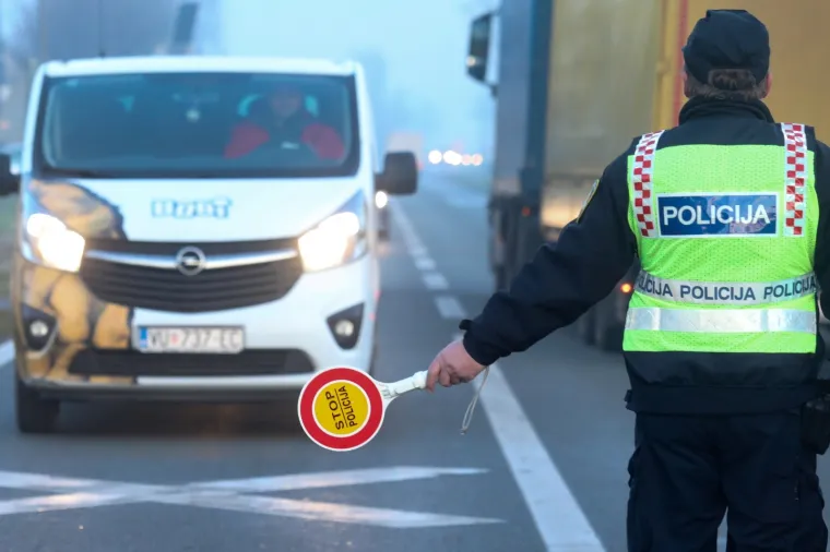 POLICIJA BLOKIRALA IZLAZE IZ ŽUPANIJA: Provjeravaju propusnice za putovanje i vraćaju sve koji ih nemaju