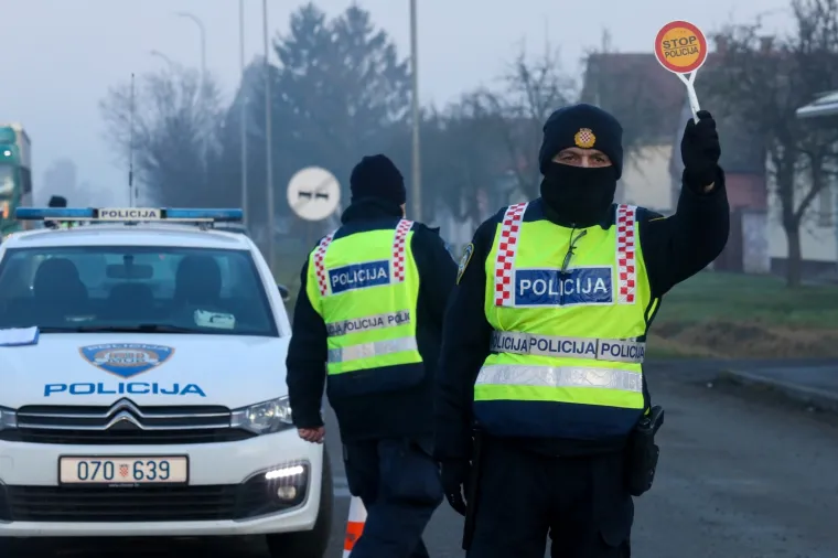 POLICIJA BLOKIRALA IZLAZE IZ ŽUPANIJA: Provjeravaju propusnice za putovanje i vraćaju sve koji ih nemaju