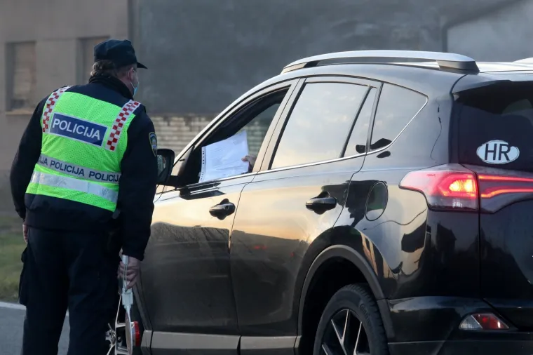 POLICIJA BLOKIRALA IZLAZE IZ ŽUPANIJA: Provjeravaju propusnice za putovanje i vraćaju sve koji ih nemaju