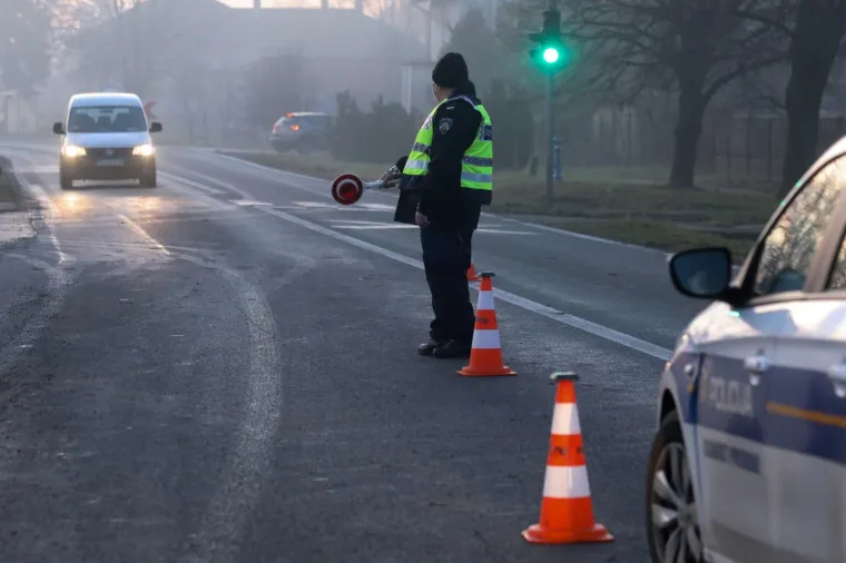 POLICIJA BLOKIRALA IZLAZE IZ ŽUPANIJA: Provjeravaju propusnice za putovanje i vraćaju sve koji ih nemaju