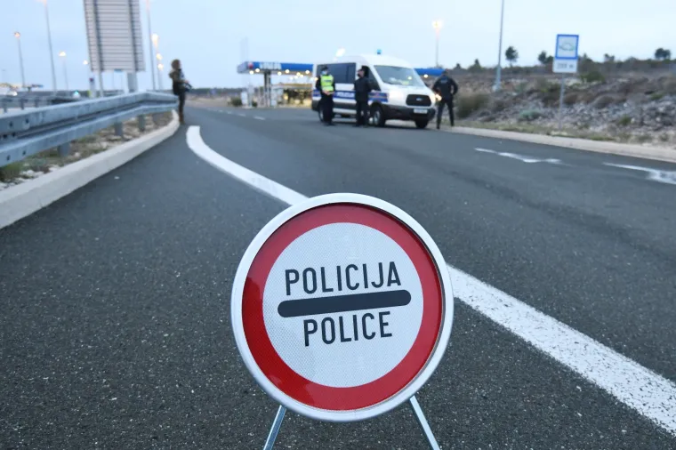 Novi režim putovanja kroz Hrvatsku: Policija na punktovima od ponoći provjerava propusnice!