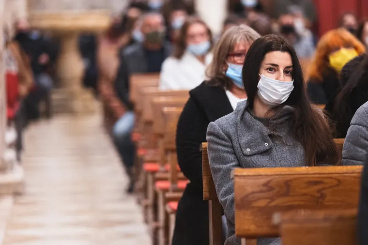 POLNOĆKE ZA VRIJEME PANDEMIJE: Ovako su izgledale mise na Badnjak u Hrvatskoj