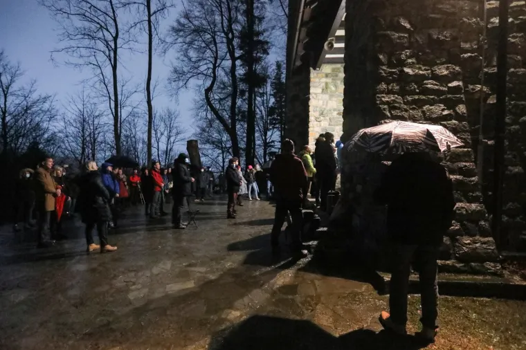 POLNOĆKE ZA VRIJEME PANDEMIJE: Ovako su izgledale mise na Badnjak u Hrvatskoj