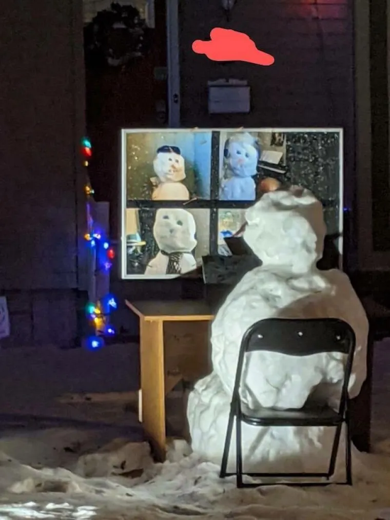 KAKVA GODINA, TAKVI I UKRASI: Ova 2020. bila je sve samo ne obična, pa nije ni čudo da su i dekoracije malo pomaknute