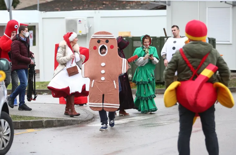 Pjesmom za Božić razveselili pacijente i medicinsko osoblje zagrebačkih bolnica: 'Ovo nije neka bizarna banda iz Ratnika podzemlja...'