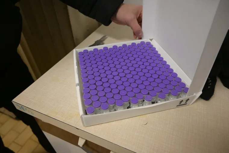 Capak u svitanje dočekao cjepivo! Prve doze stigle u pratnji policije jer se radi o nacionalnoj sigurnosti