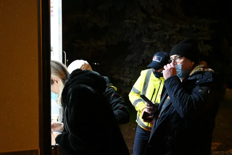 Capak u svitanje dočekao cjepivo! Prve doze stigle u pratnji policije jer se radi o nacionalnoj sigurnosti