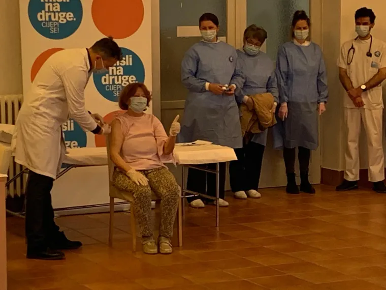 Ona je prva osoba u Hrvatskoj koja se cijepila protiv COVID-19! Pogledajte taj povijesni trenutak