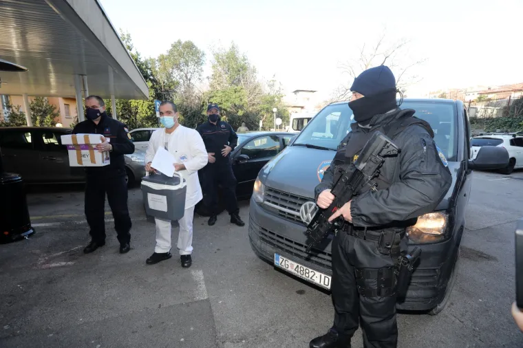Duge cijevi: Pogledajte pod kakvim jakim osiguranjem se cjepivo razvozi diljem Hrvatske!