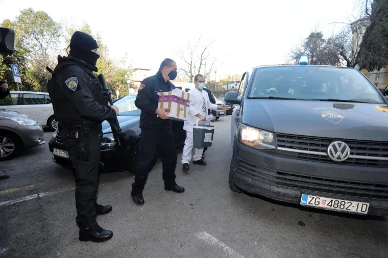 Duge cijevi: Pogledajte pod kakvim jakim osiguranjem se cjepivo razvozi diljem Hrvatske!