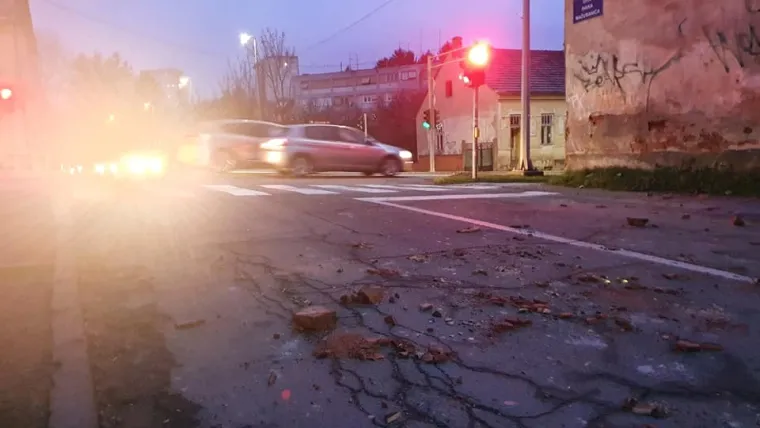 Pogledajte kako Petrinja izgleda nakon snažnog potresa i niza slabijih