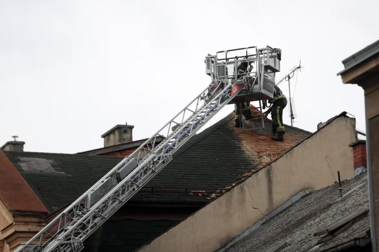 Brojni građani &scaron;irom Hrvatske osjetili su potres zbog kojeg je i u Zagrebu nastala &scaron;teta