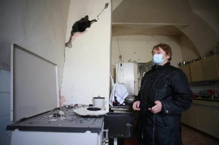 Na baku Ankicu padali su dijelovi stropa dok je spavala, jedva pobjegla: 'Ne znam hoću li moći vi&scaron;e ovdje živjeti'