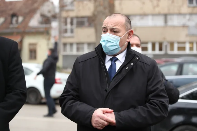 Jak potres pogodio Sisak i Petrinju, obi&scaron;li ih Milanović i Plenković: 'Drago nam je da nema većih &scaron;teta'