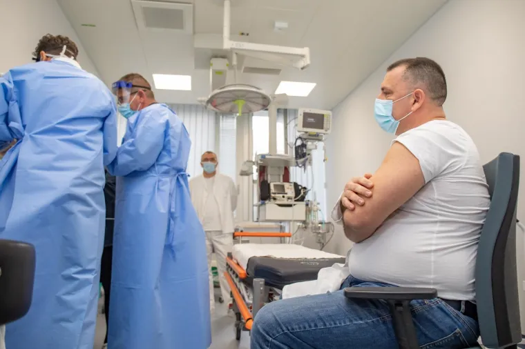 POČELO JE CIJEPLJENJE U DUBROVAČKO-NERETVANSKOJ ŽUPANIJI: Među prvima se cijepio ravnatelj bolnice Marijo Bekić