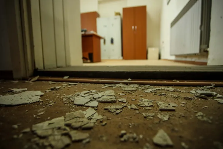 Petrinja te&scaron;ko pogođena potresom: Gradonačelnik obi&scaron;ao zgradu Gradske uprave koja je isto stradala