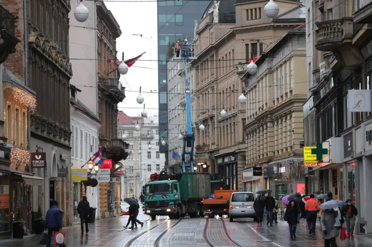 Evo kako izgleda centar Zagreba nakon novog jakog potresa koji je ponovno učinio veliku &scaron;tetu