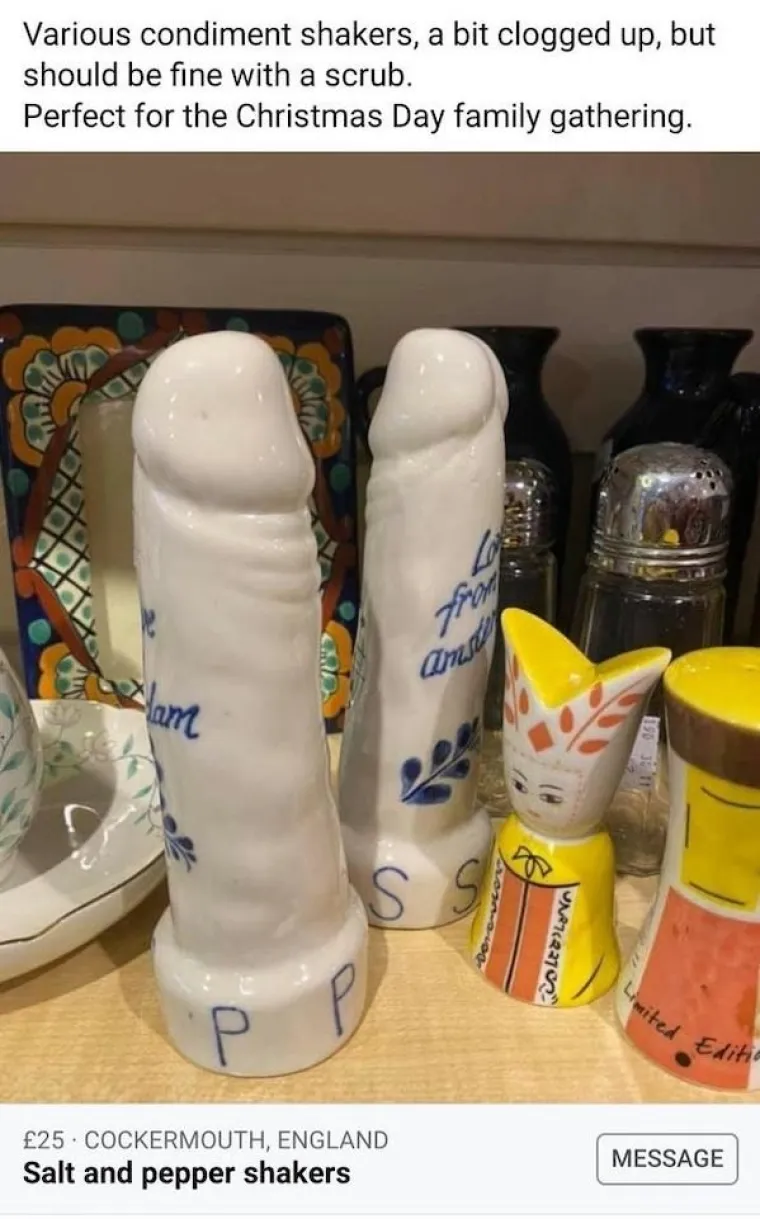 MASKA ZA, HM, 'NATJECANJE U JEDENJU HRENOVKI'? Jedina stvar bizarnija od onoga &scaron;to se sve prodaje je to - &scaron;to netko to i kupuje...