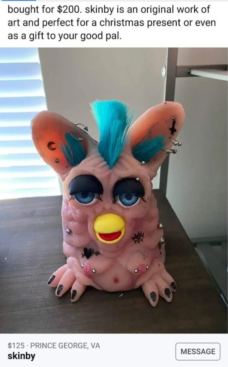 MASKA ZA, HM, 'NATJECANJE U JEDENJU HRENOVKI'? Jedina stvar bizarnija od onoga &scaron;to se sve prodaje je to - &scaron;to netko to i kupuje...