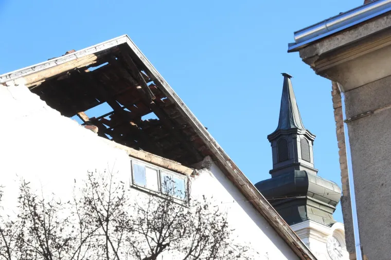 STRA&Scaron;NI PRIZORI: Posljedice razornog potresa u Petrinji, grad je razru&scaron;en