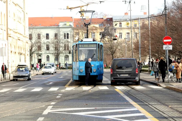 Snažan potres pogodio Zagreb. Photo: Luka Stanzl/PIXSELL