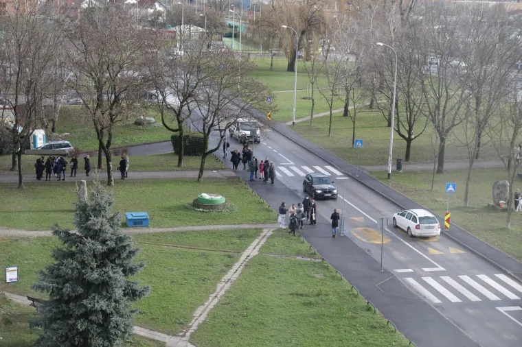 SITUACIJA U ZAGREBU NAKON POTRESA: I glavni grad se snažno tresao, građani jo&scaron; uvijek na ulicama