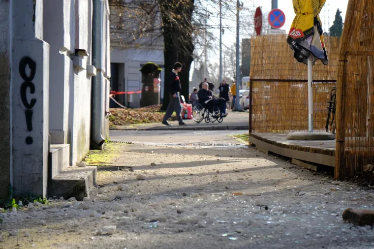 FOTOGALERIJA: Posljedice razornog potresa u Sisku