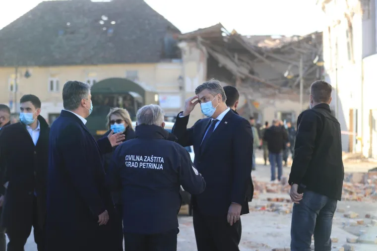 Nakon potresa velike prometne gužve i zastoj tramvaja u &Scaron;ubićevoj ulici