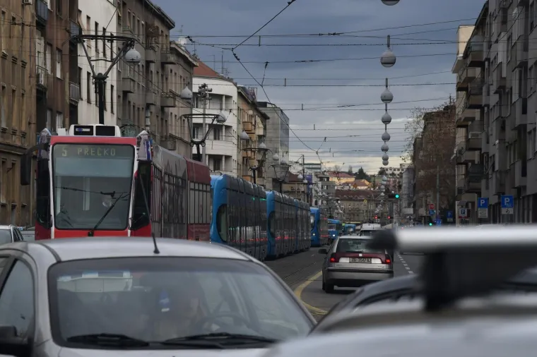Nakon potresa velike prometne gužve i zastoj tramvaja u &Scaron;ubićevoj ulici