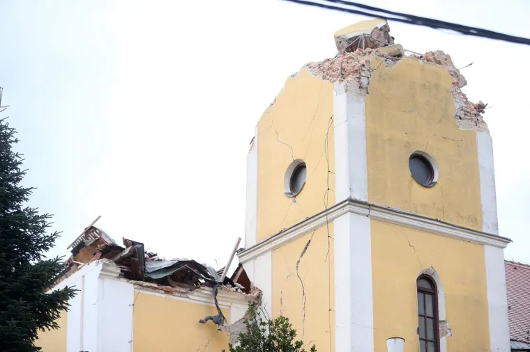 Pogledajte tužne prizore crkve u Kravarskom kraj Velike Gorice nakon potresa