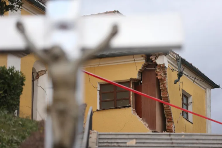 Pogledajte tužne prizore crkve u Kravarskom kraj Velike Gorice nakon potresa