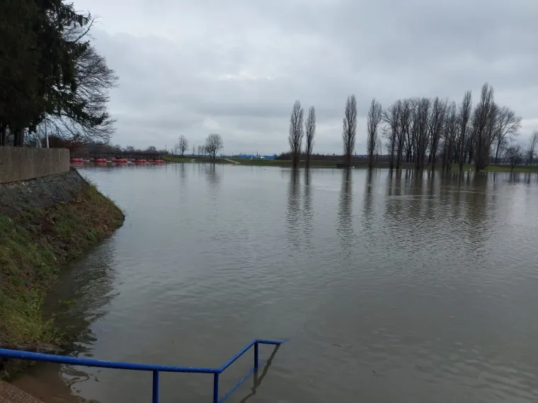 Vodostaj Korane u poslijednjih 24 sata porastao za 219 centimetara