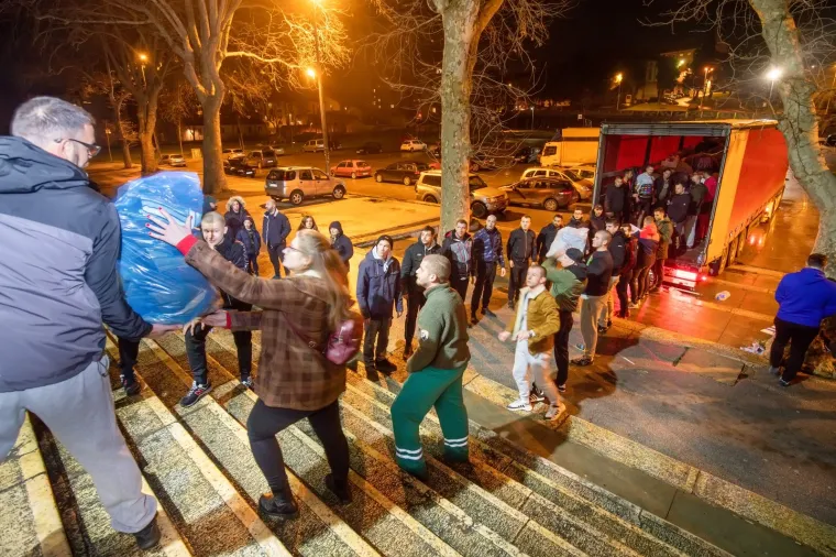 POKAZALI VELIKO SRCE: Navijači iz svih dijelova zemlje prikupljaju pomoć za žrtve potresa