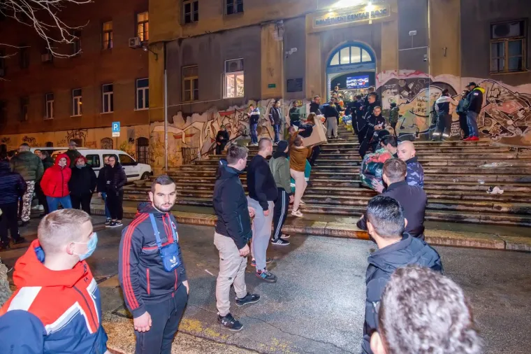 POKAZALI VELIKO SRCE: Navijači iz svih dijelova zemlje prikupljaju pomoć za žrtve potresa