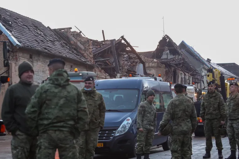 30.12.2020., Petrinja - Snazan potres pogodio je jucer Hrvatsku, epicentar potresa magnitude 6.2 je bio 3 kilometra od Petrinje. Jutro nakon razornog potresa u Petrinji. 
Photo: Luka Stanzl/PIXSELL