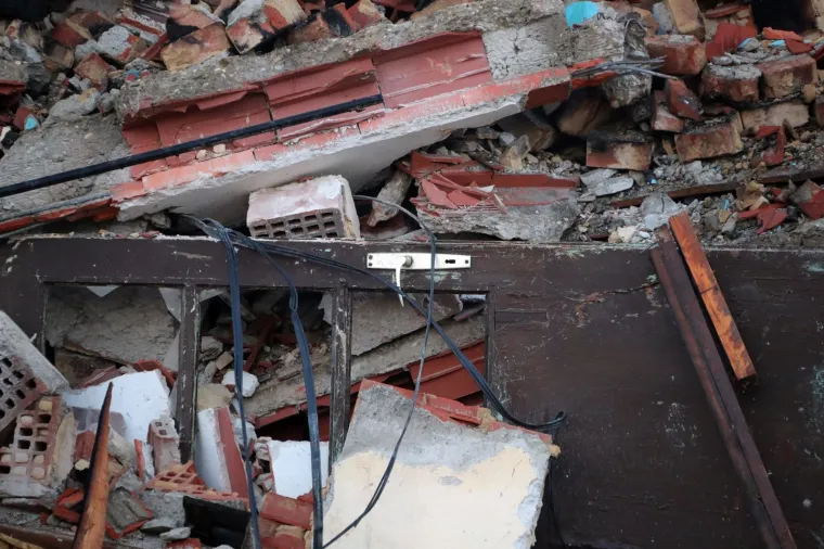 Ovo je kuća u kojoj je jučer smrtno stradao mu&scaron;karac u potresu