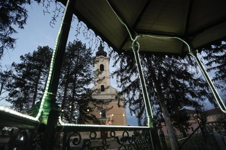 Potresne fotografije: Ovako izgleda Petrinja jutro nakon razornog potresa