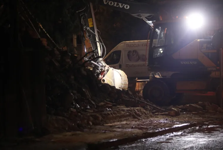 Posljedice potresa u Petrinji. Snažan potres pogodio je u utorak Hrvatsku, epicentar potresa magnitude 6.2 je bio 3 kilometra od Petrinje.