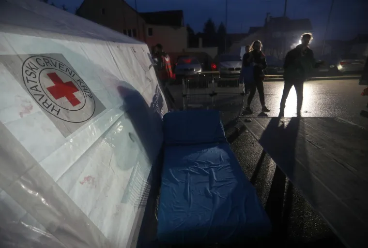 ZASTRA&Scaron;UJUĆE POSLJEDICE POTRESA U PETRINJI: Grad je u trenutku postao ru&scaron;evina