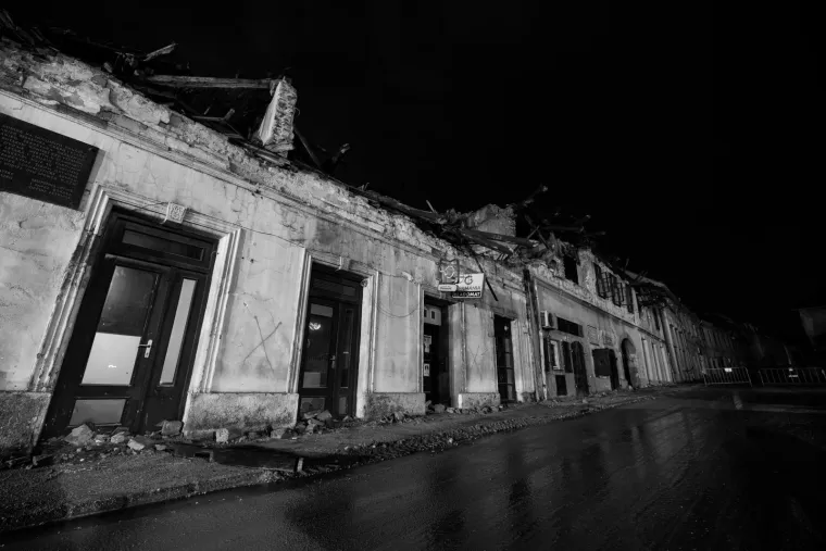 ZASTRA&Scaron;UJUĆE POSLJEDICE POTRESA U PETRINJI: Grad je u trenutku postao ru&scaron;evina