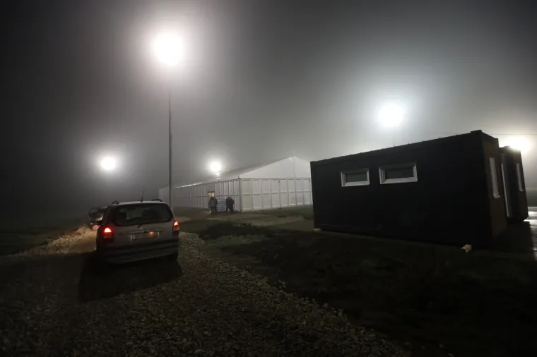 Doček u prihvatnom centru: Pogledajte kako su Novu godinu dočekali u Glini