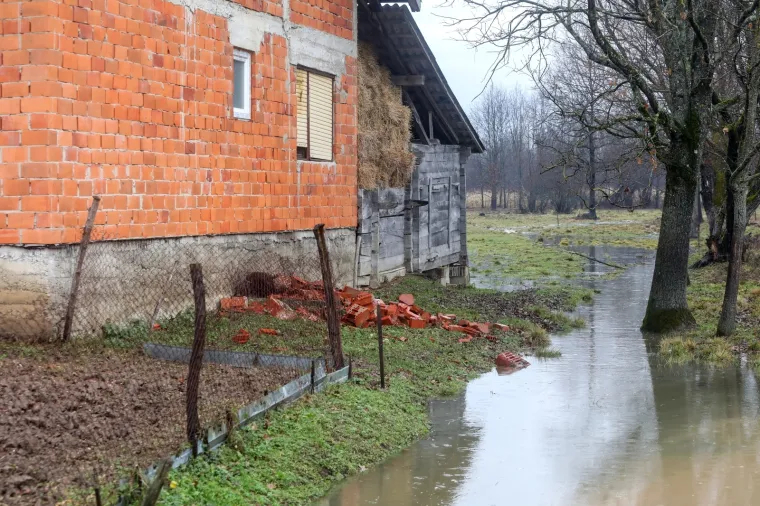 Ima li kraja nevoljama? Nakon potresa Majskim Poljanama zbog dugotrajne ki&scaron;e prijete poplave