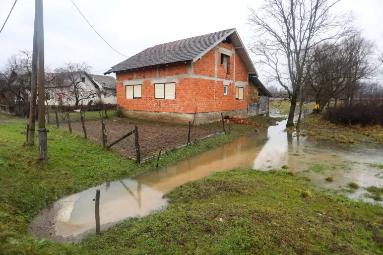 Ima li kraja nevoljama? Nakon potresa Majskim Poljanama zbog dugotrajne ki&scaron;e prijete poplave