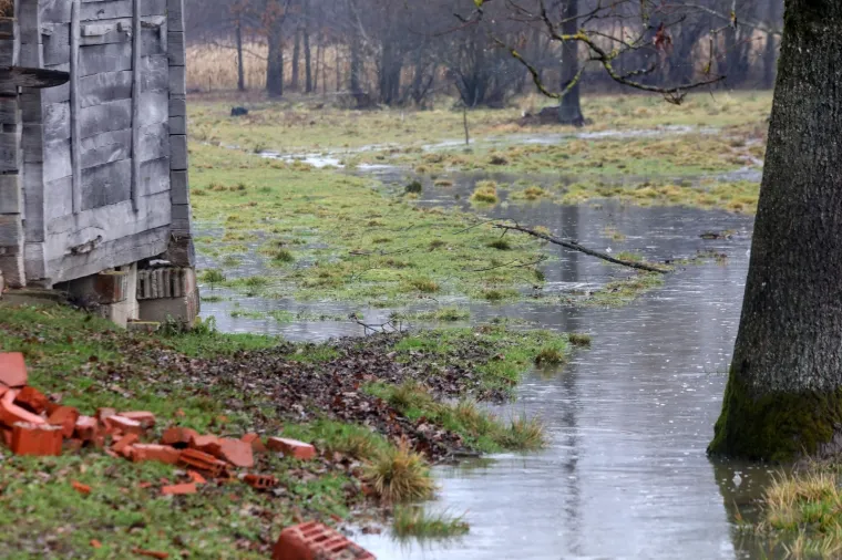 Ima li kraja nevoljama? Nakon potresa Majskim Poljanama zbog dugotrajne ki&scaron;e prijete poplave