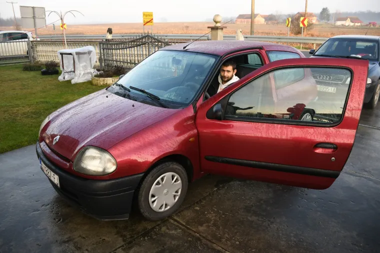 Poklonio auto petrinjskoj obitelji koja čeka prinovu