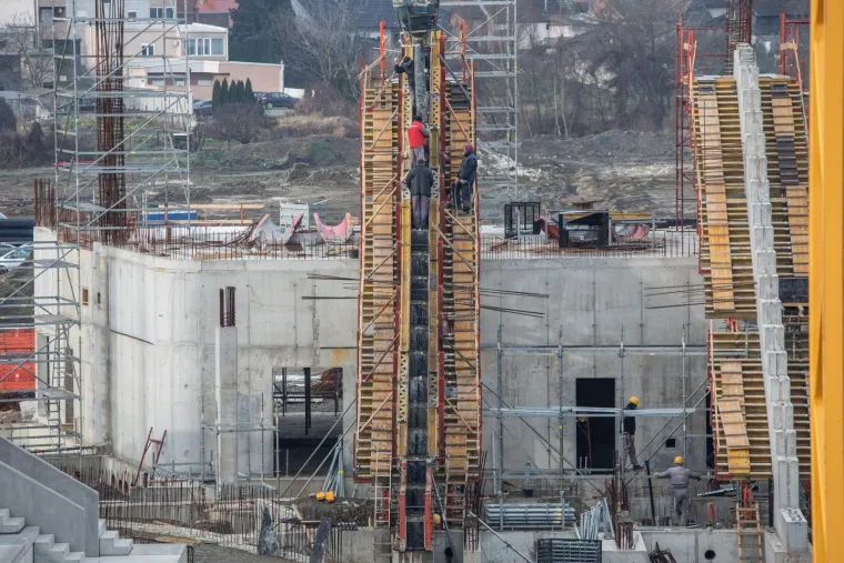 NAJMODERNIJI I NAJLJEPŠI STADION U HRVATSKOJ IZ DANA U DAN RASTE: Pogledajte najnovije kadrove budućeg Osijekovog doma