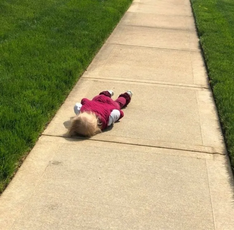 KAD IMA&Scaron; DJECU NE POSTOJE DOSADNI DANI: Roditelji urnebesnim fotografijama otkrili s čime se svakodnevno susreću